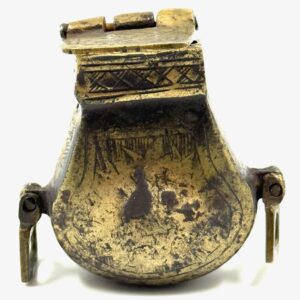 Small 19th century bronze collectible medulla with engraved decorative detailing